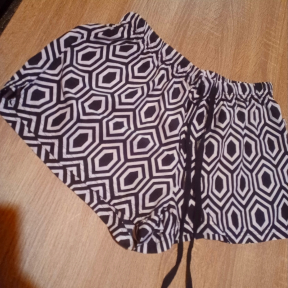 Just be shorts size small